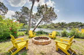 Crystal River Retreat with Private Dock and Kayaks!